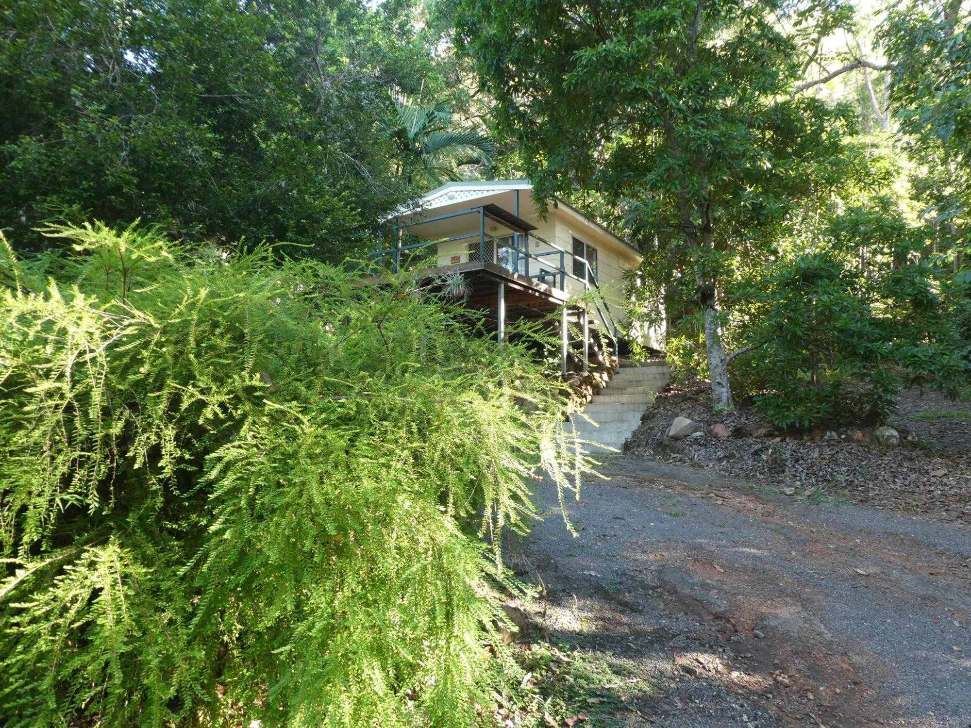 Vista Hinchinbrook Aparthotel Cardwell Exterior foto