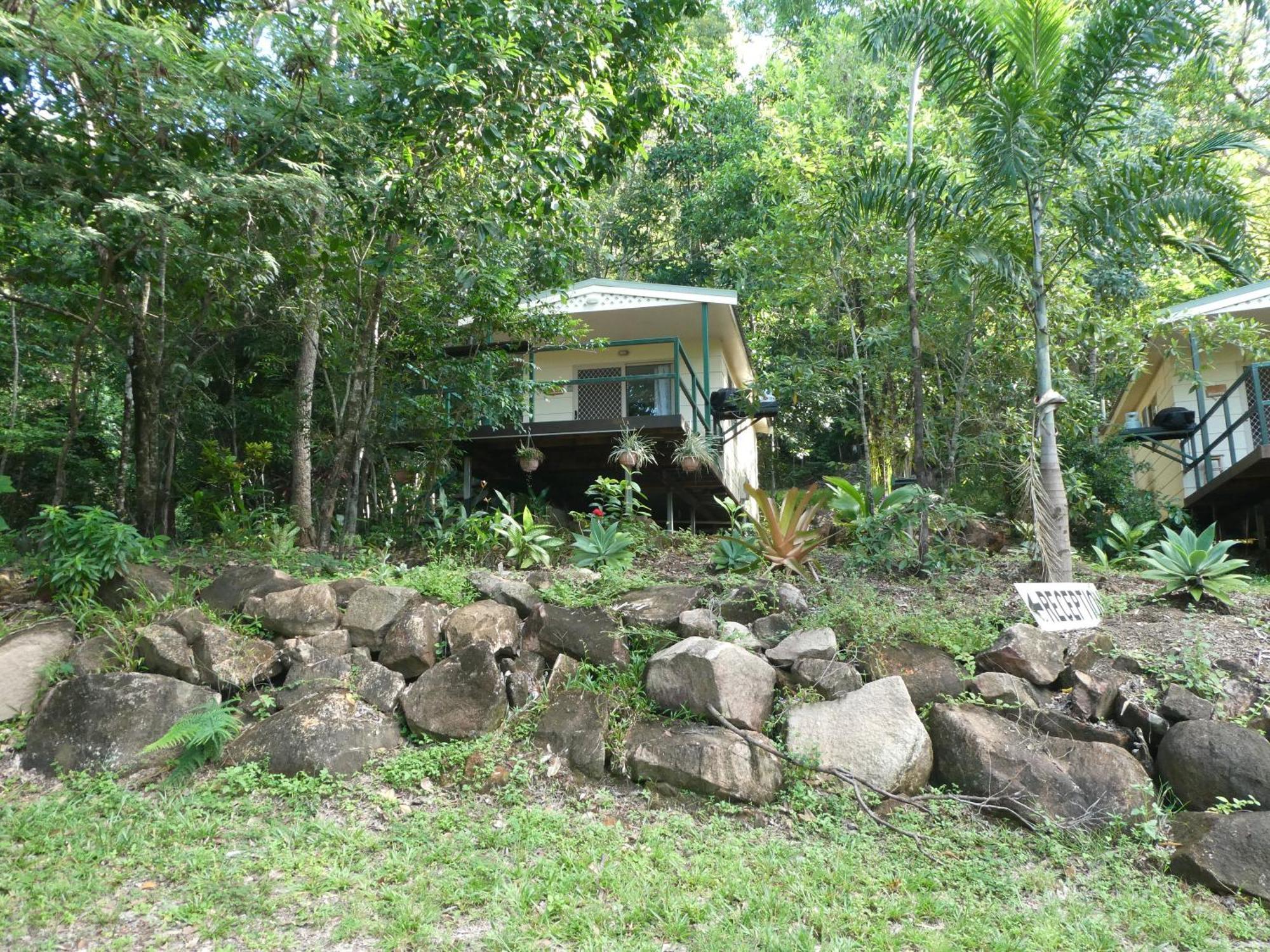 Vista Hinchinbrook Aparthotel Cardwell Exterior foto