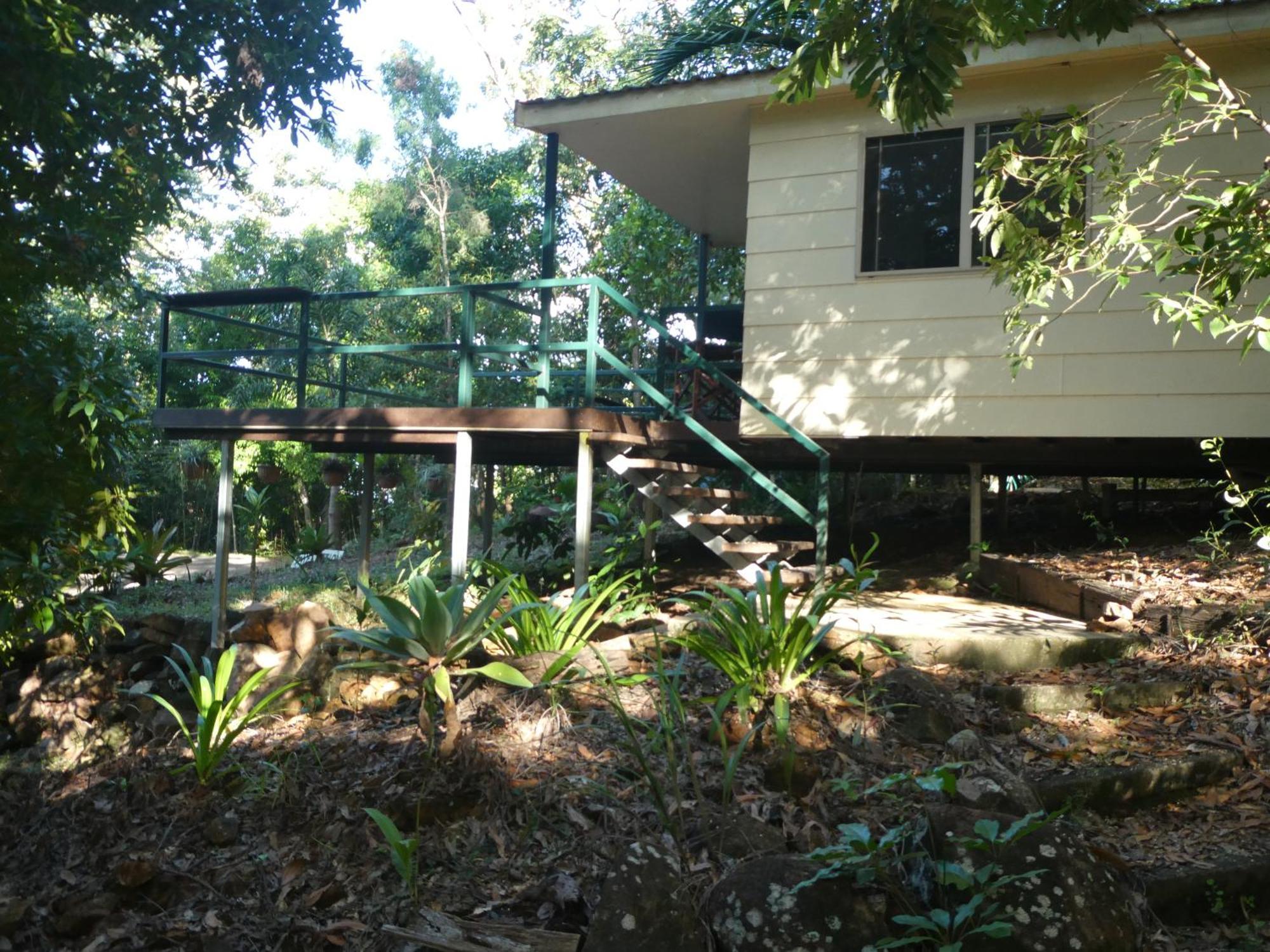 Vista Hinchinbrook Aparthotel Cardwell Exterior foto